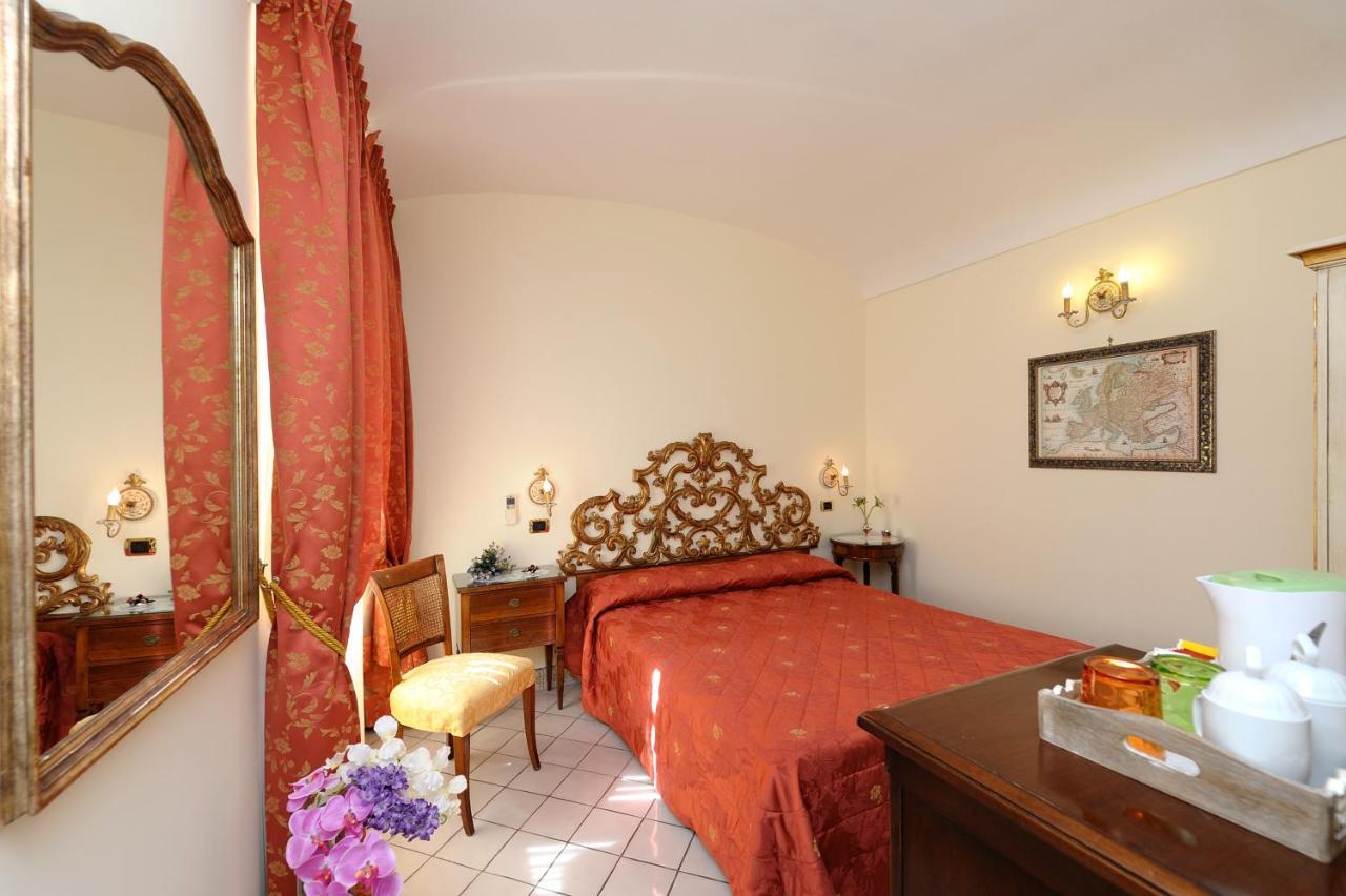 Amalfi Old Square Room & Apartments エクステリア 写真