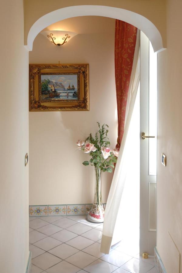 Amalfi Old Square Room & Apartments エクステリア 写真