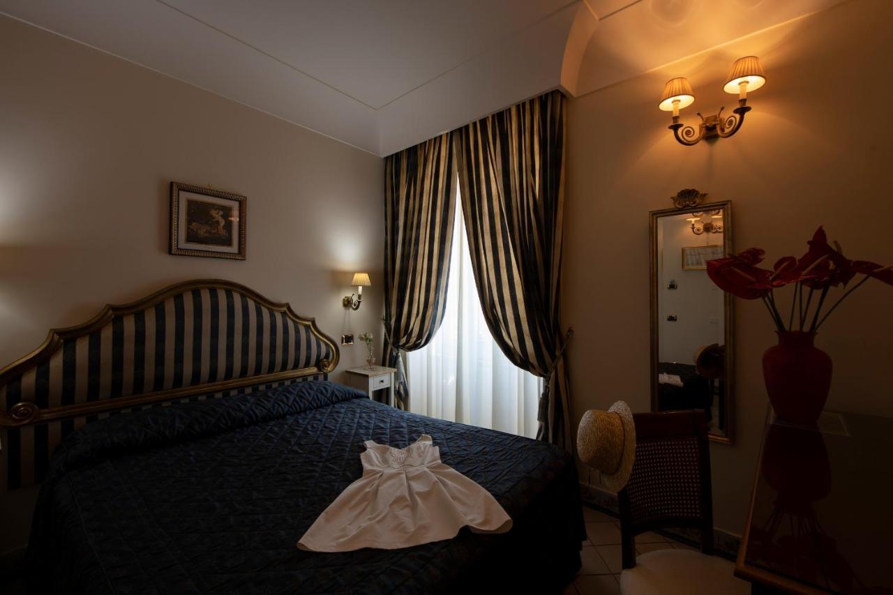 Amalfi Old Square Room & Apartments エクステリア 写真