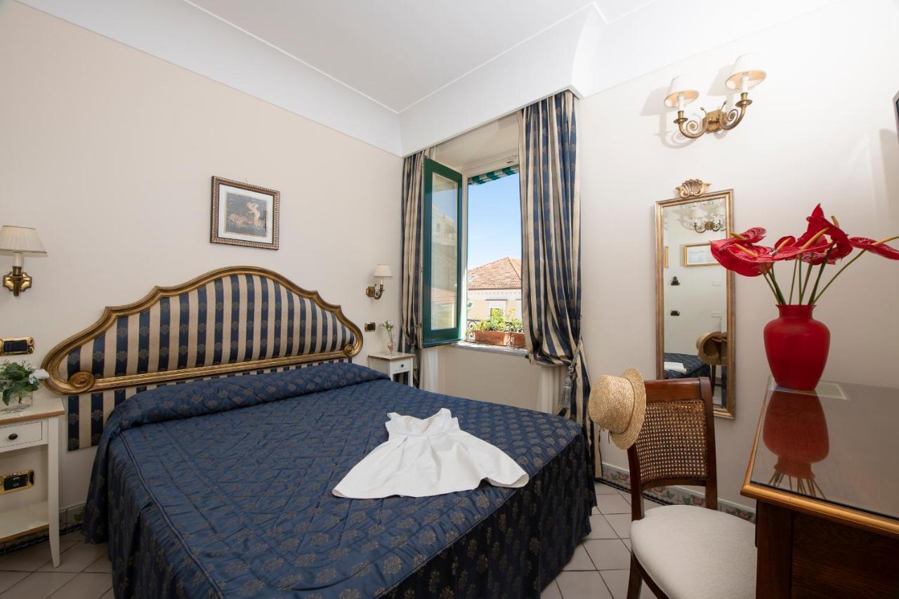 Amalfi Old Square Room & Apartments エクステリア 写真