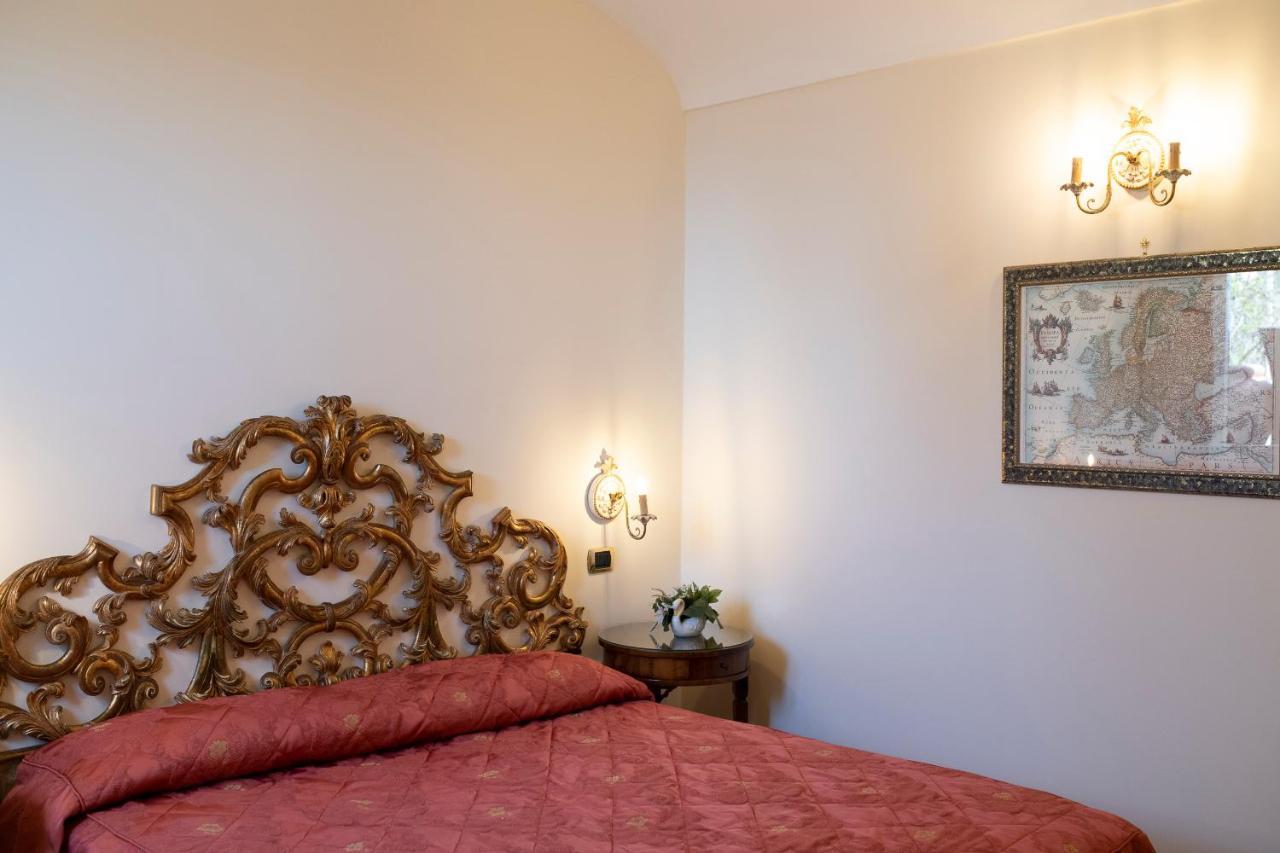 Amalfi Old Square Room & Apartments エクステリア 写真