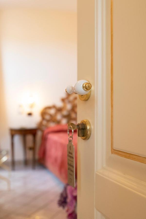 Amalfi Old Square Room & Apartments エクステリア 写真
