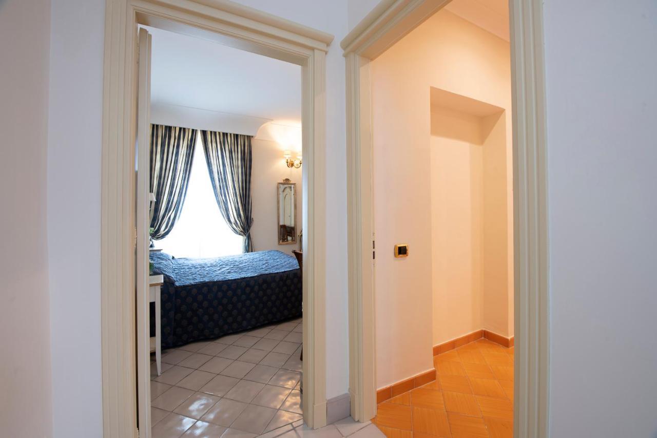 Amalfi Old Square Room & Apartments エクステリア 写真